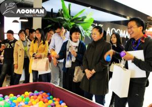 权威对话，共谋和谐发展——天津高校精英到访奥漫优悦