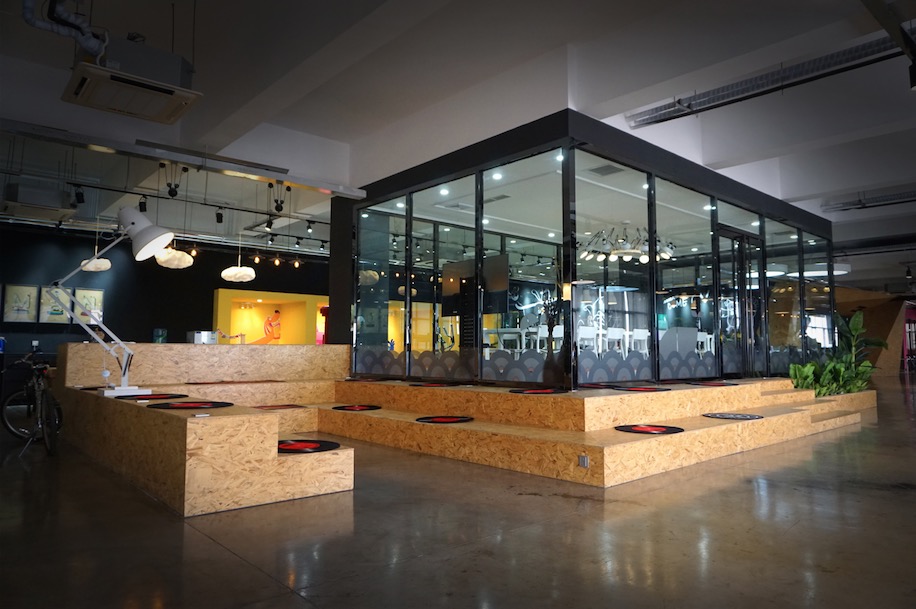 9UDX745M3_88DJO2Q%UH8